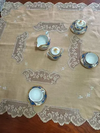 Spectaculair en ongebruikelijk tafelkleed met