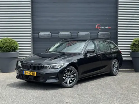 BMW 3-serie Touring 320d High Executive Edition | Navigatie | Parkeersensoren | 18 Inch Lichtmetalen