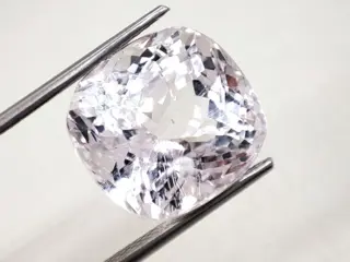 Kunziet - 28.37 ct