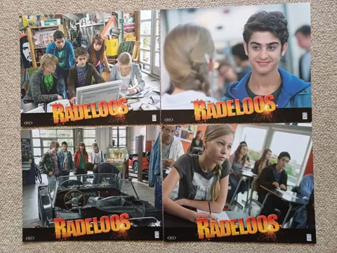 RADELOOS lobbycard set.