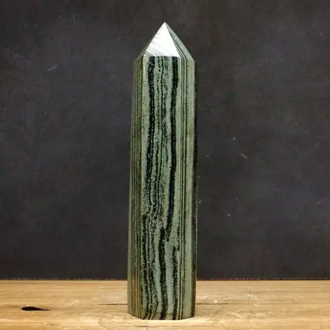 ** NIEUW ** Zeer zeldzame strepen Kambaba Obelisk -
