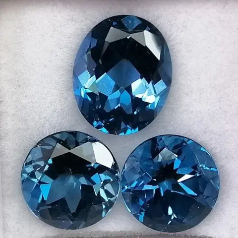 3 pcsLondense blauwe topaas - 11.34 ct