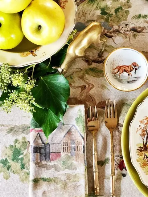 Tafelkleed met twaalf bijpassende servetten, voor