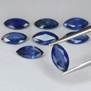 8 pcs Blauw Saffier - 4.52 ct