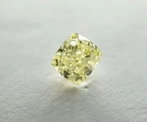 1 pcs Diamant - 1.25 ct - Cushion - Y-Z range - IF (intern
