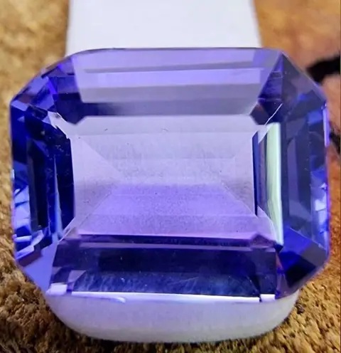 Blauw, Paars Tanzaniet - 3.27 ct