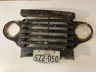 Decoratief object - US Ford truck front grill with licence
