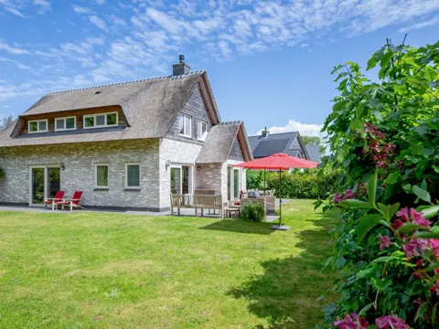 Mooi en modern huis gelegen aan de rand van het Dennenbos