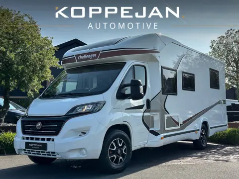 Challenger 398 XLB 150PK Automaat | FULL AIRCO | QUEENSBED | ACHTERUITRIJCAMERA | CRUISE | ZONNEPANE