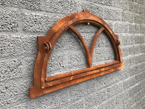 Nieuwe stalramen , openklapbaar raam