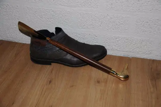 Schoenlepel met eendenhoofd , kado
