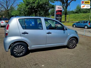 Daihatsu Sirion 2 1.0-12V Premium