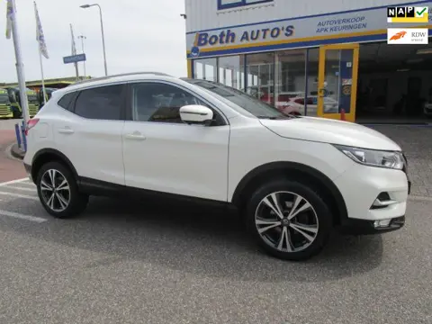 Nissan Qashqai 1.2 N-Connecta panoramadak camera