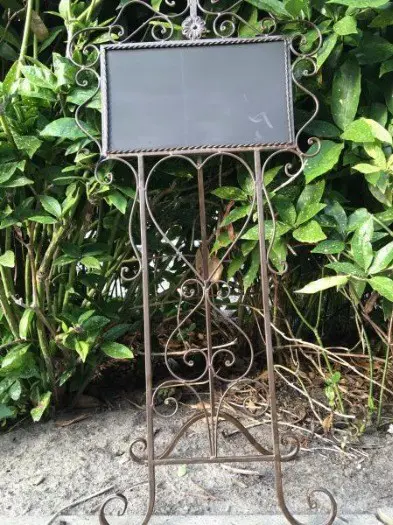 Stoepbord , krijtbord , horeca bord , smeedijzer stoepbord