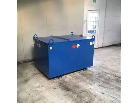 Kiwa IBC Elzinga Machinefabriek 1000 liter IBC Dieseltank met handpomp