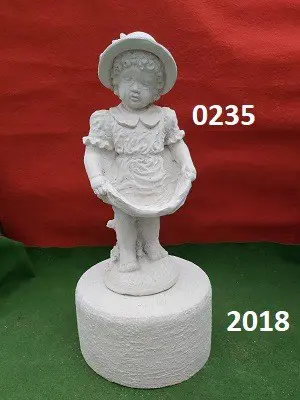 Meisje met jurkje met zuil