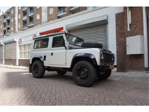 Land Rover Defender 90 2.3 5 Personen * Nieuwstaat * Binnen buiten gerestaureerd met behoud originel