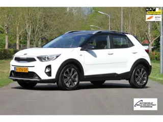 Kia Stonic 1.0 T-GDi DynamicLine / Van 1e eigenaar / Airco / Navigatie / Achteruitrijcamera / Zwart 