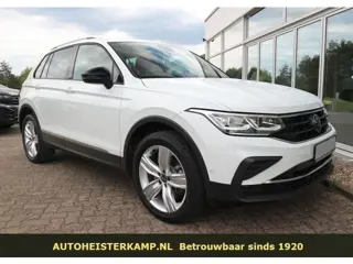 Volkswagen Tiguan 1.4 TSI eHybrid ACC Trekhaak Matrix LED Head-Up Camera 19 Inch Stoelverwarming