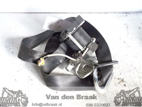 Volkswagen Bora 1998-2005 Gordelspanner linksvoor