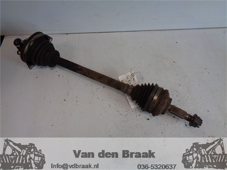 Renault Clio (Fase II) 1.2 16V 2003-2005 Aandrijfas links voor