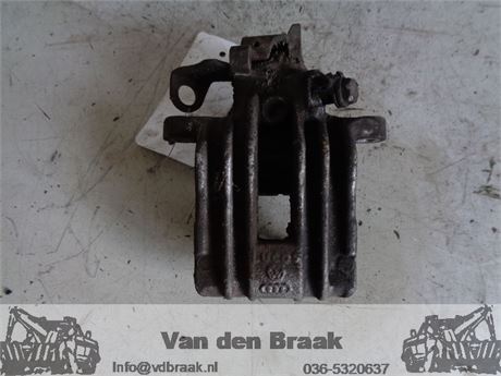 Volkswagen Golf 1997-2003 Remklauw rechts achter