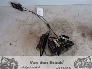 Hyundai i10 5 deurs 2008-2013 Deurslot linksachter