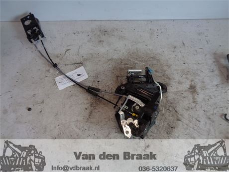 Hyundai i10 5 deurs 2008-2013 Deurslot rechtsachter