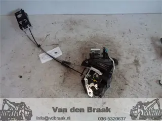 Hyundai i10 5 deurs 2008-2013 Deurslot rechtsachter