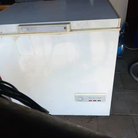 diepvries, zonder energie label - oud, vriest goed in