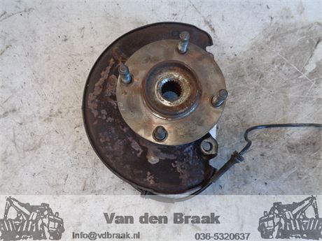 Mitsubishi Colt 1.1 12V 2004-2013 Fusee rechts voor