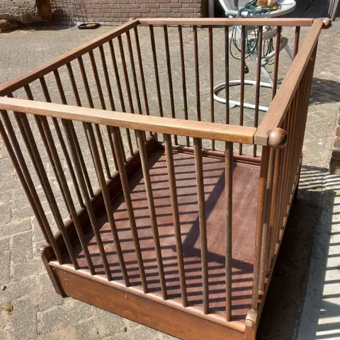 kinderbox, - inklapbaar - verstelbaar - met lade ,