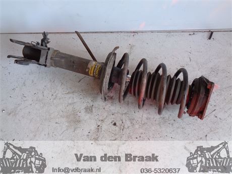 Mercedes Benz B-Klasse (W245) 1.7 16V 2005-2011 Veerpoot rechts voor