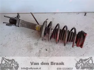 Mercedes Benz B-Klasse (W245) 1.7 16V 2005-2011 Veerpoot rechts voor