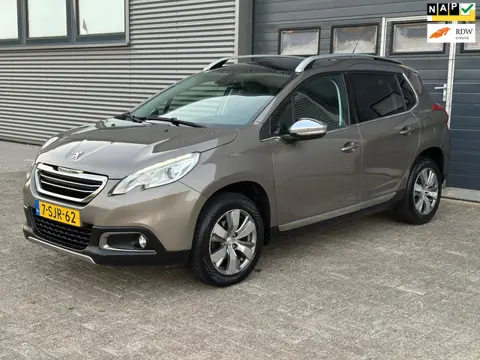 Peugeot 2008 1.2 VTi Allure Pack Premium Plus 1 STE EIGENAAR - DEALER ONDERHOUDEN - PANO - NWE APK -