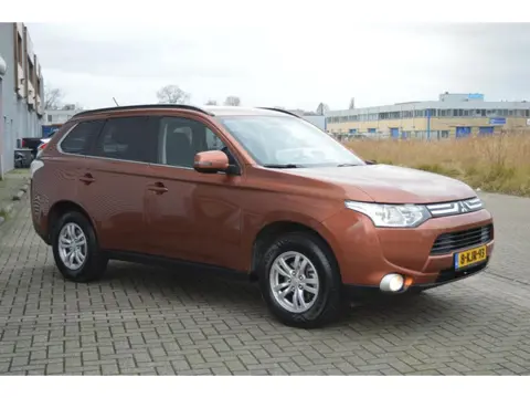 Mitsubishi Outlander 2.2 DI-D Intense bj13 ecc Cruise trekhaak
