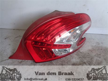Peugeot 208 2012-2015 Achterlicht links
