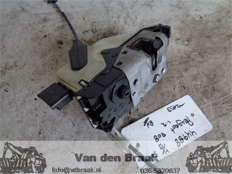 Peugeot 208 5 deurs 2012-2019 Deurslot rechtsvoor