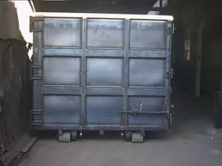 containers met 1 grote achterdeur