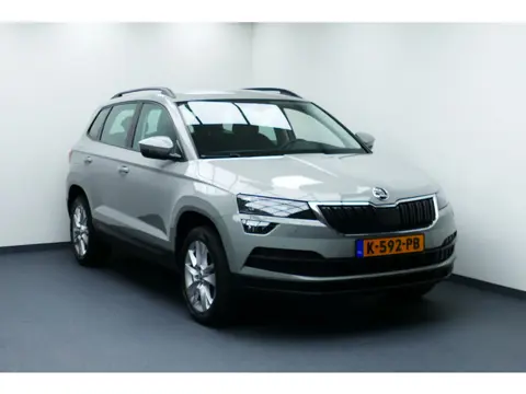 Škoda Karoq 1.5 150pk TSI ACT Style. Carplay/Android Navi, Stoelverw, 17"LMV, Haak 1500kg