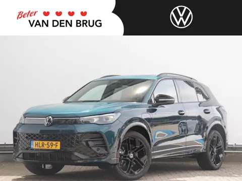 Volkswagen Tiguan 1.5 eHybrid R-Line Edition | Trekhaak | Black style | Panoramadak | 360° Camera | 
