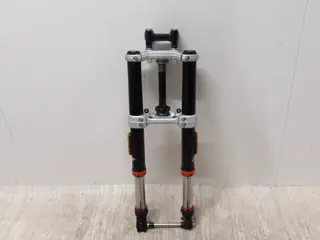 VOORPOTEN COMPLEET Husqvarna Svartpilen 125 2022 - 2023