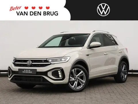 Volkswagen T-Roc 1.5 TSI R-Line 150pk DSG | LED Plus | Stuur- en stoelverwarming | Side assist | Cam