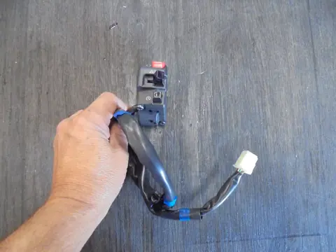 STUURSCHAKELAAR RECHTS Yamaha YZF R7 2022 - 2023