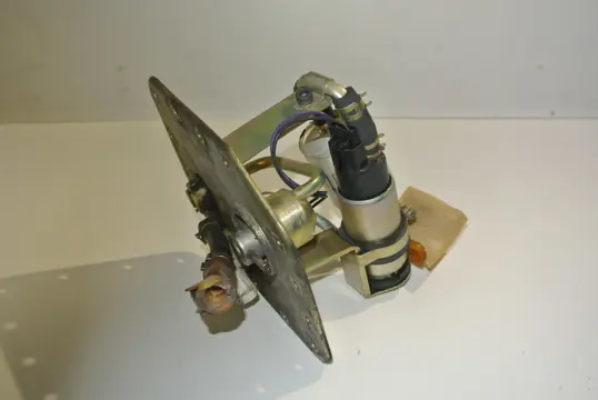 BRANDSTOFPOMP Triumph Sprint ST 955 1999 - 2005