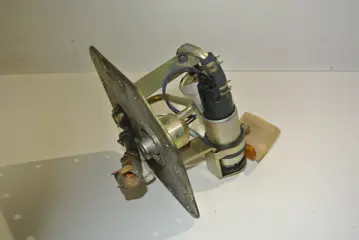 BRANDSTOFPOMP Triumph Sprint ST 955 1999 - 2005