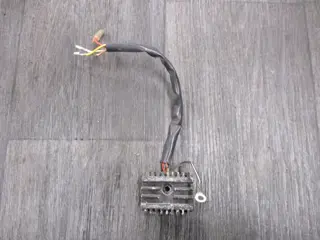 SPANNINGSREGELAAR Suzuki GS 550 1977 - 1978