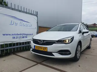 Opel Astra Sports Tourer 1.2 Business Edition, PDC, Trekhaak, Navi