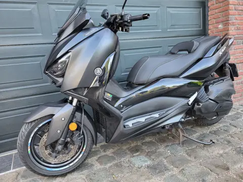 Yamaha X-Max 400 IRON Keyless NL-Motor (bj 2019, automaat)
