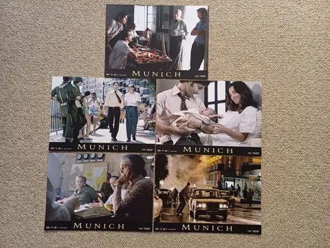MUNICH lobbycard set.